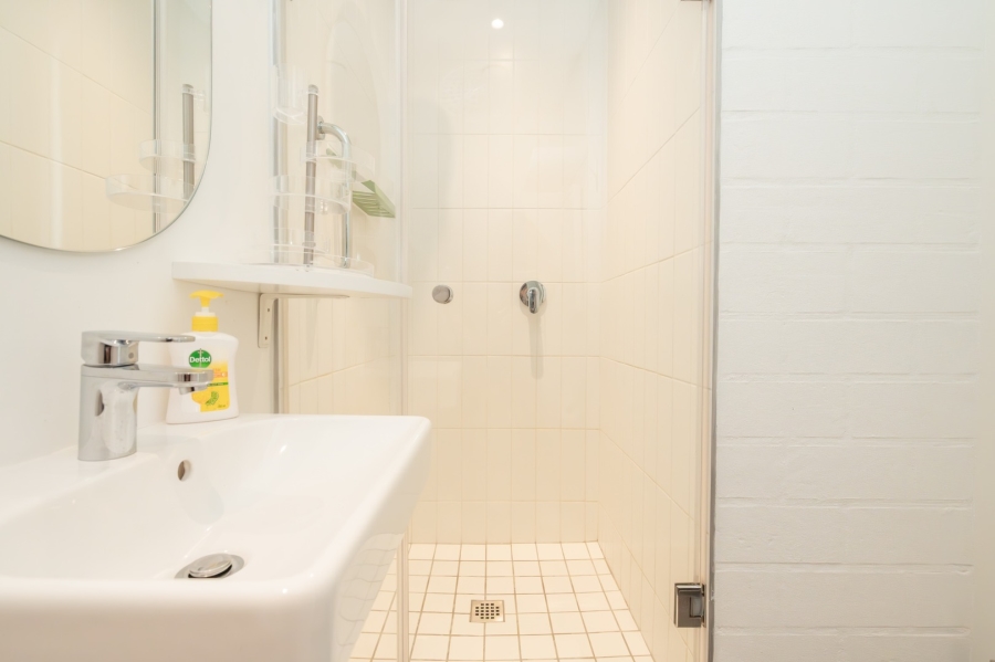 1 Bedroom Property for Sale in Sea Point Western Cape